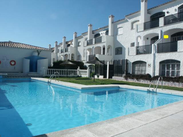 APARTAMENTOS VERANO AZUL